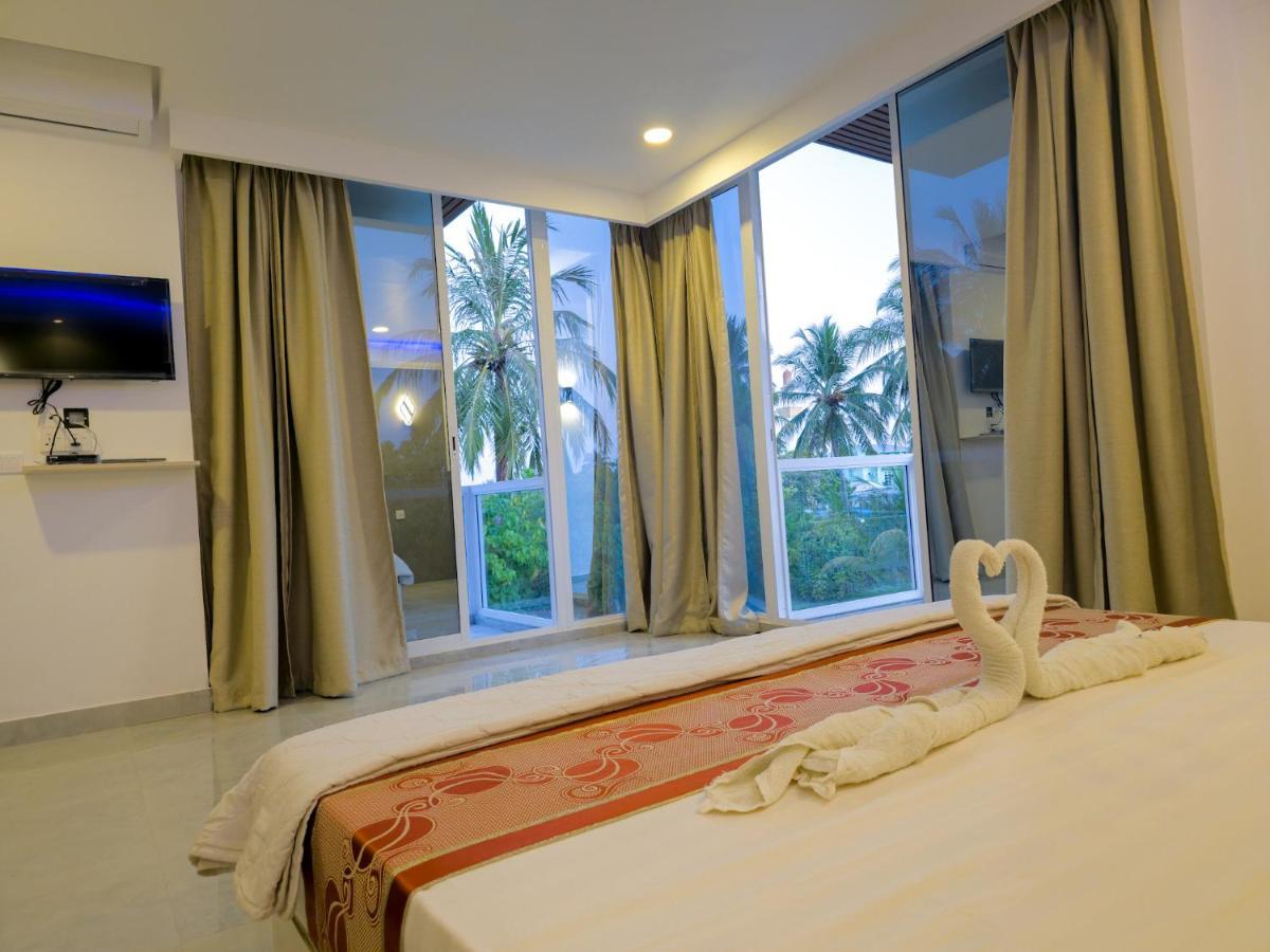 Arora View Hotel Maafushi Ngoại thất bức ảnh